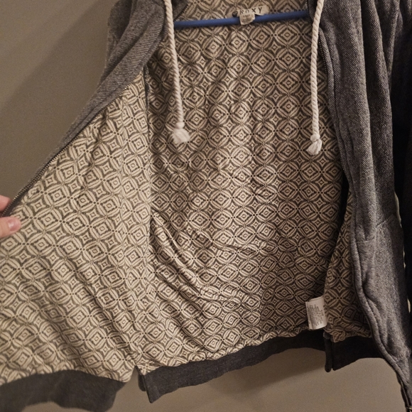 Roxy Sweater/jacket - Picture 8 of 9